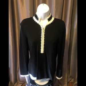 AK Anne Klein sweater size Medium